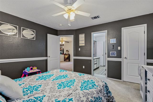 6001 Prairie Wood Court, Arlington, TX 76018