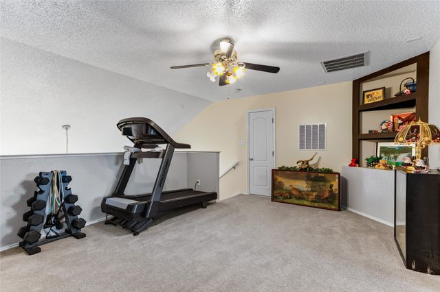 6001 Prairie Wood Court, Arlington, TX 76018