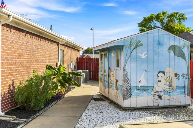 6001 Prairie Wood Court, Arlington, TX 76018