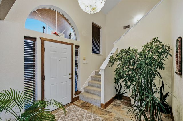 6001 Prairie Wood Court, Arlington, TX 76018