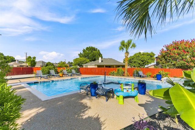 6001 Prairie Wood Court, Arlington, TX 76018