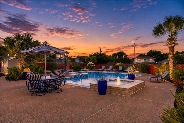 6001 Prairie Wood Court, Arlington, TX 76018