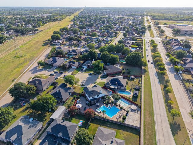 6001 Prairie Wood Court, Arlington, TX 76018
