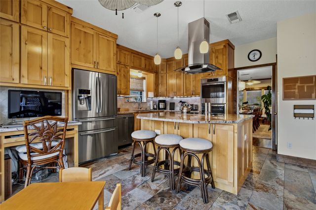 6001 Prairie Wood Court, Arlington, TX 76018