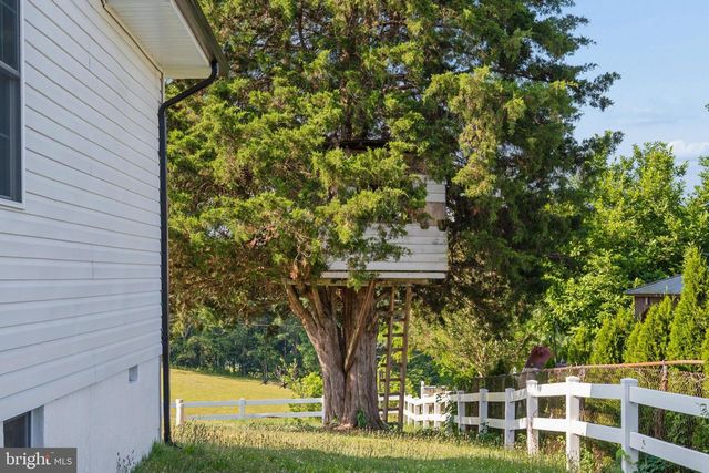5941 BARTONSVILLE RD, Frederick, MD 21704