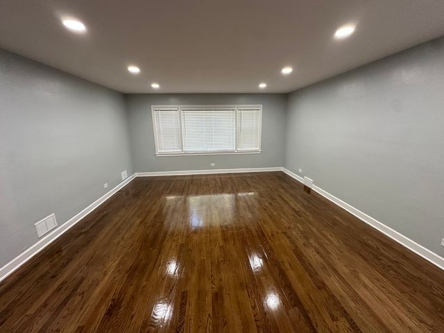 8232 Keating Avenue 1, Skokie, IL 60076