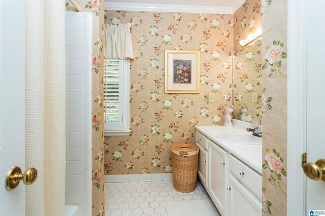 6 LANIER PLACE, Anniston, AL 36207