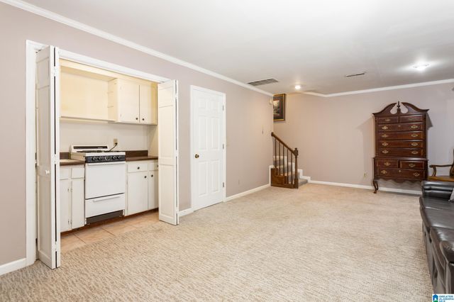 6 LANIER PLACE, Anniston, AL 36207