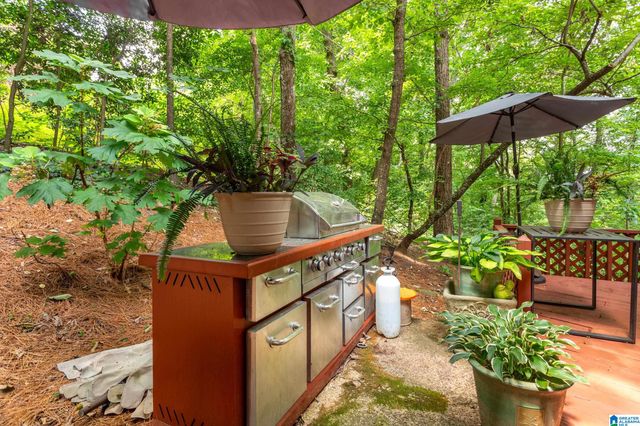 6 LANIER PLACE, Anniston, AL 36207