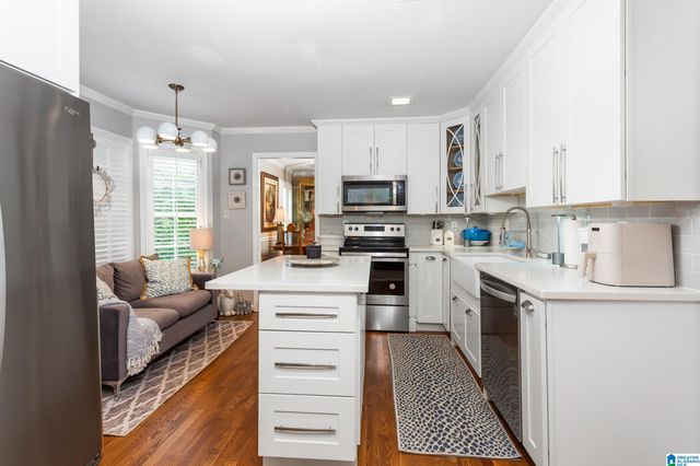 6 LANIER PLACE, Anniston, AL 36207