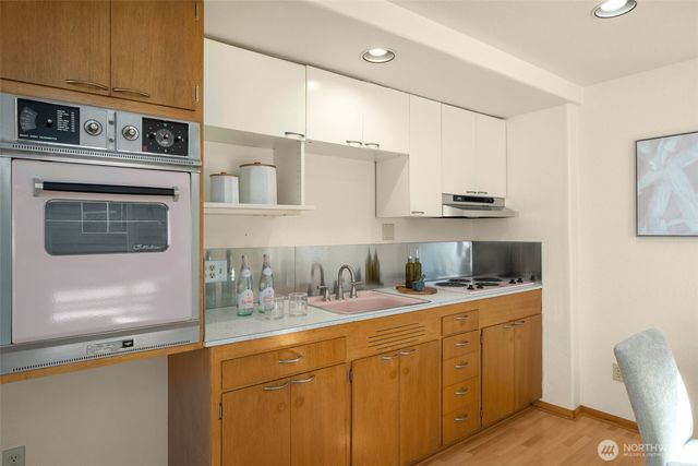 4333 32nd Avenue W, Seattle, WA 98199