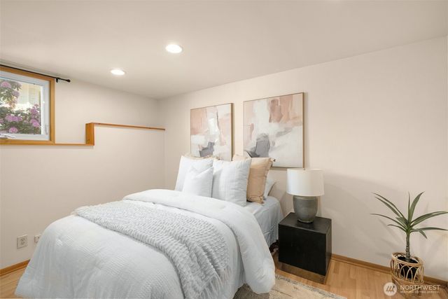 4333 32nd Avenue W, Seattle, WA 98199