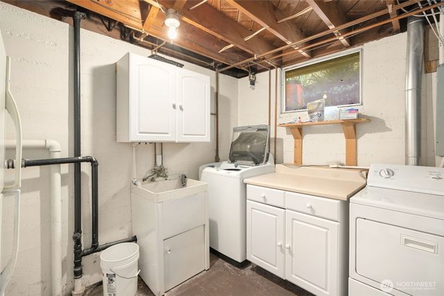 4333 32nd Avenue W, Seattle, WA 98199