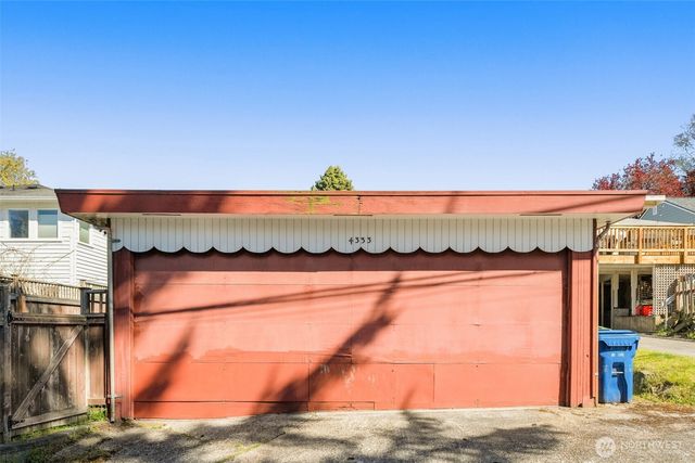 4333 32nd Avenue W, Seattle, WA 98199