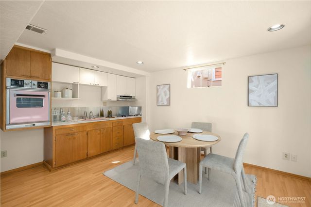 4333 32nd Avenue W, Seattle, WA 98199