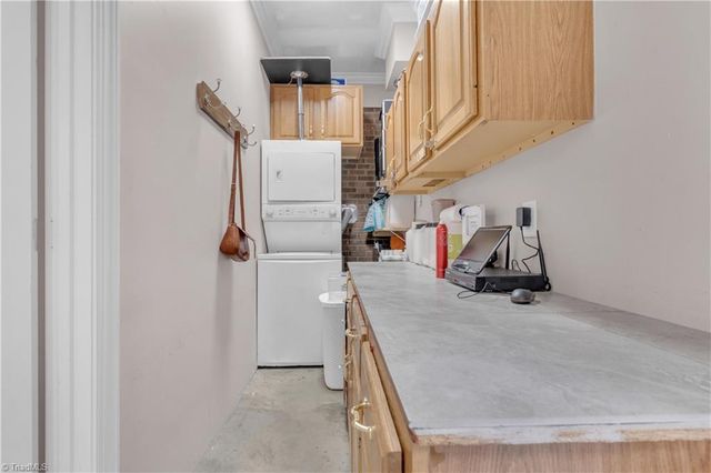 1900 Avis Drive, Greensboro, NC 27406
