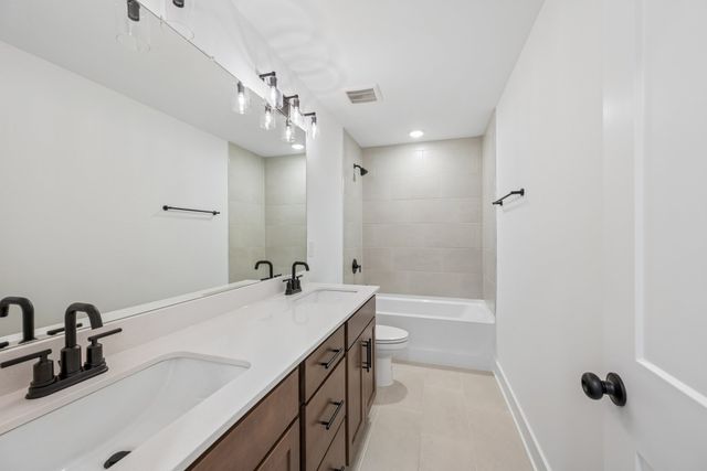 3204 Gravity Dr, Columbia, TN 38401