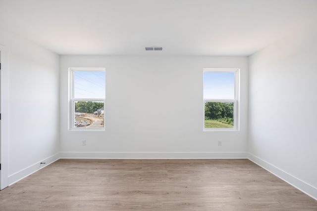 3204 Gravity Dr, Columbia, TN 38401