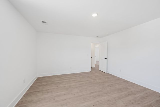 3204 Gravity Dr, Columbia, TN 38401