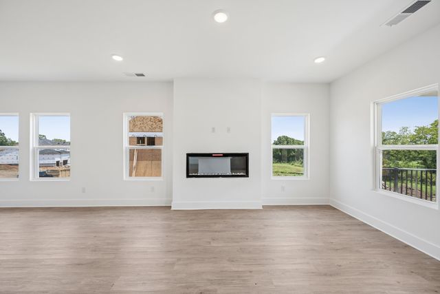 3204 Gravity Dr, Columbia, TN 38401
