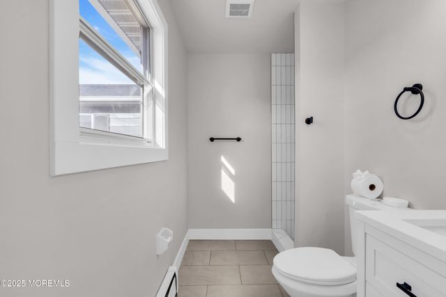 9 Gramercy Court, Toms River, NJ 08757