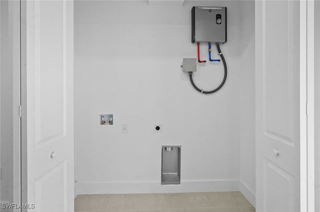 2936 40th AVE SE, Naples, FL 34117