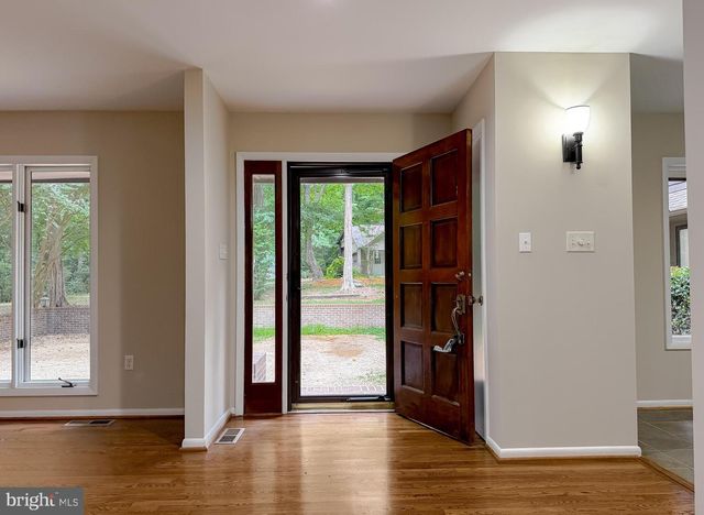 8425 MAUSEN LN, La Plata, MD 20646