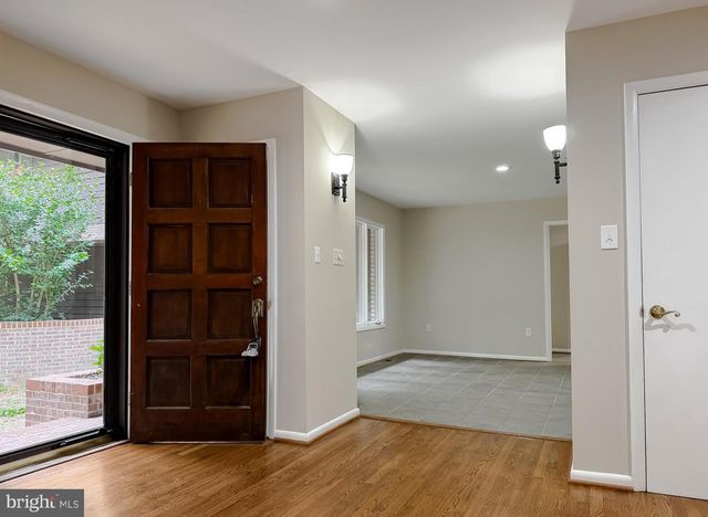 8425 MAUSEN LN, La Plata, MD 20646