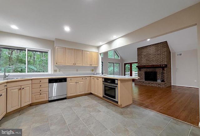 8425 MAUSEN LN, La Plata, MD 20646
