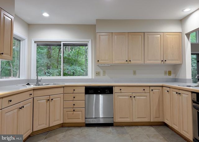 8425 MAUSEN LN, La Plata, MD 20646