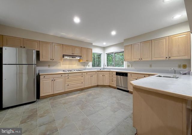 8425 MAUSEN LN, La Plata, MD 20646