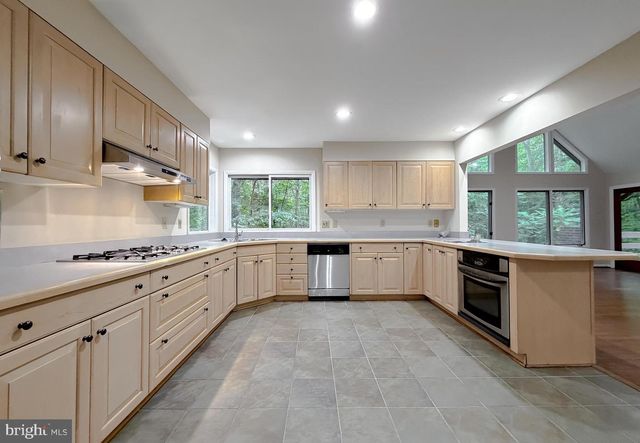 8425 MAUSEN LN, La Plata, MD 20646