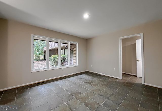 8425 MAUSEN LN, La Plata, MD 20646