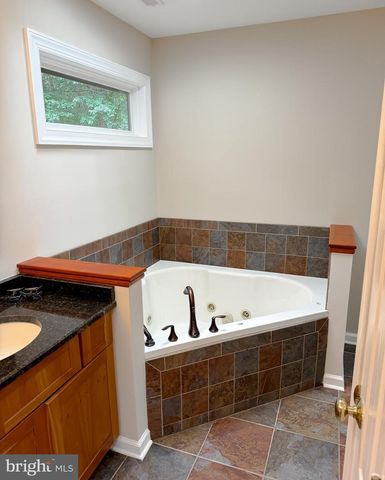 8425 MAUSEN LN, La Plata, MD 20646