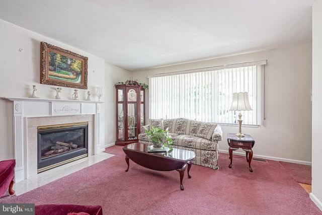 217 GAUNT DR, Mickleton, NJ 08056
