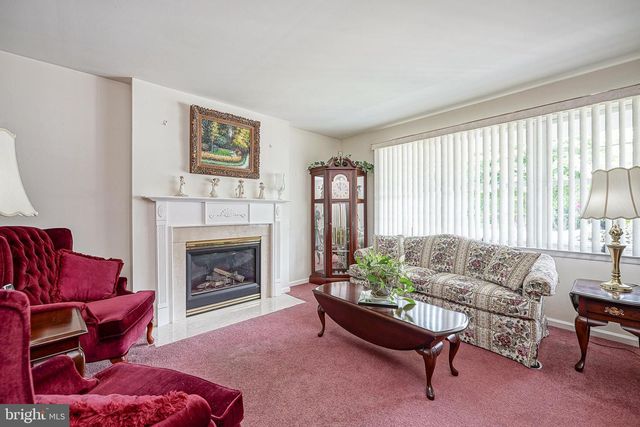 217 GAUNT DR, Mickleton, NJ 08056