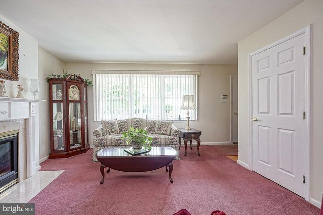 217 GAUNT DR, Mickleton, NJ 08056
