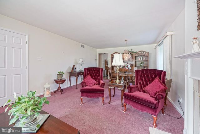 217 GAUNT DR, Mickleton, NJ 08056
