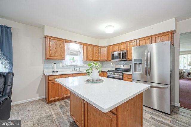 217 GAUNT DR, Mickleton, NJ 08056