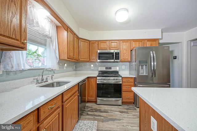 217 GAUNT DR, Mickleton, NJ 08056