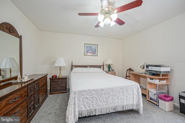 217 GAUNT DR, Mickleton, NJ 08056