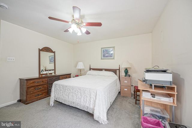 217 GAUNT DR, Mickleton, NJ 08056