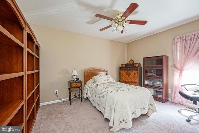 217 GAUNT DR, Mickleton, NJ 08056