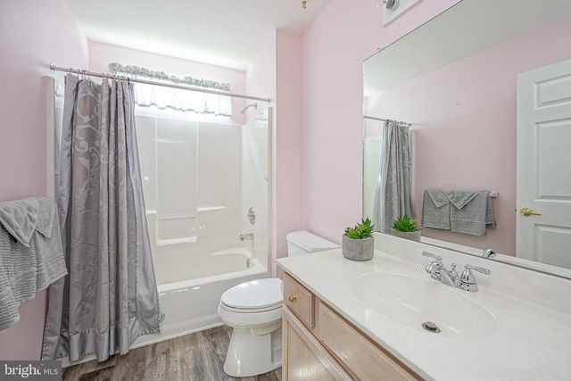 217 GAUNT DR, Mickleton, NJ 08056