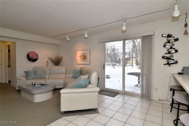 5387 Blue Bell Drive, Lyndhurst, OH 44124