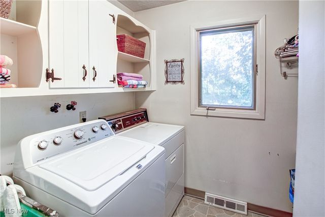 5387 Blue Bell Drive, Lyndhurst, OH 44124