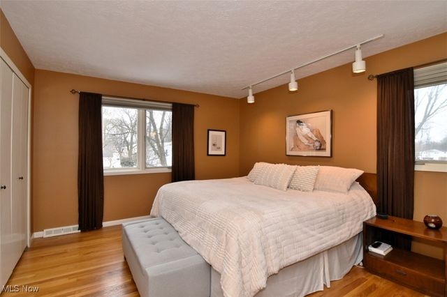 5387 Blue Bell Drive, Lyndhurst, OH 44124