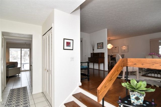 5387 Blue Bell Drive, Lyndhurst, OH 44124