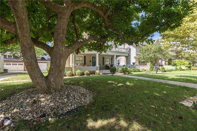 6020 McGee Street, Kansas City, MO 64113