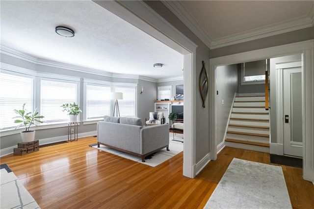 6020 McGee Street, Kansas City, MO 64113